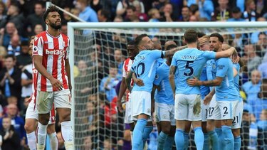 Manchester City mete 7 goles y se aleja en la Premier