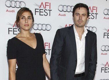 Esposa de Casey Affleck pide el divorcio en Los Ángeles