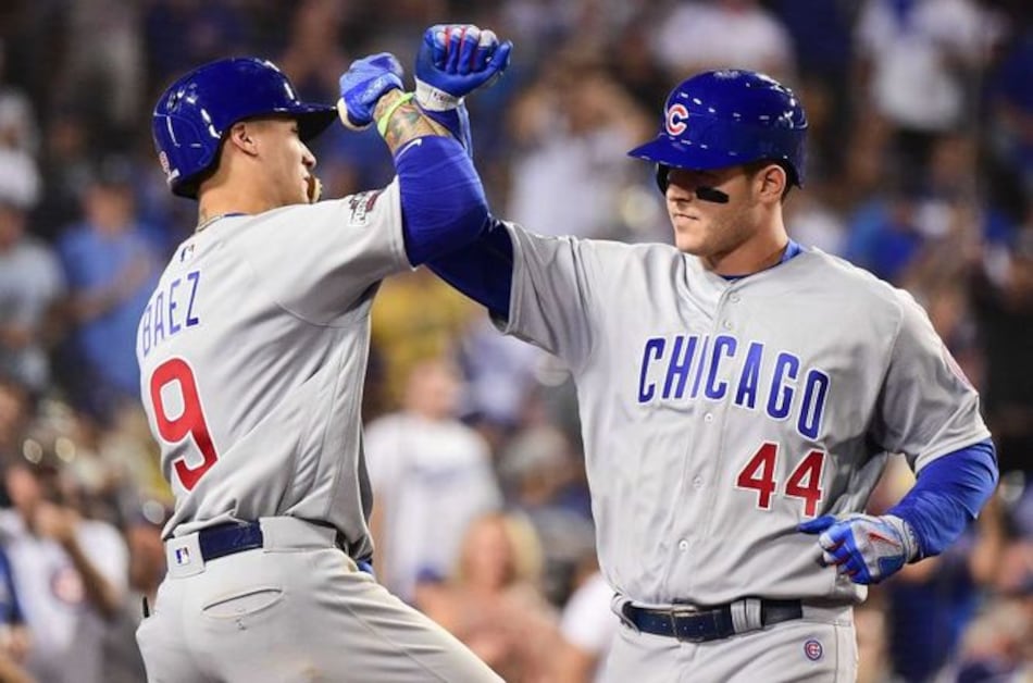 Rizzo usa el bate de un compañero para liderar reacción de Cachorros