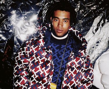 Tommy Hilfiger propone un otoño estilo “preppy” bajo la lluvia de Nueva York