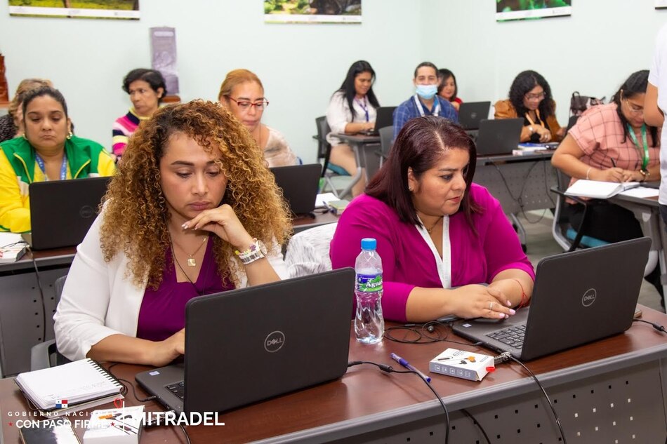 Gobierno incumple con pago de programa Mi Primer Empleo