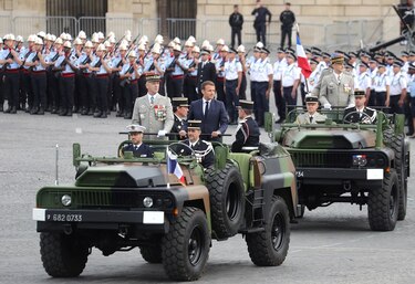 Francia celebra el 14 de julio en ‘versión covid’ con homenaje a militares y personal sanitario