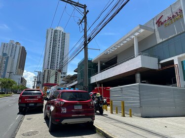 Incidente en la 12 de Octubre: bomberos atienden emergencia en supermercado