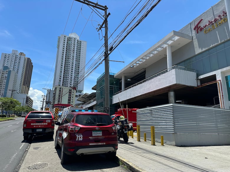 Incidente en la 12 de Octubre: bomberos atienden emergencia en supermercado