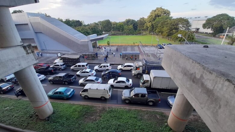 Conductores de camiones volquete abren parcialmente la vía a Tocumen