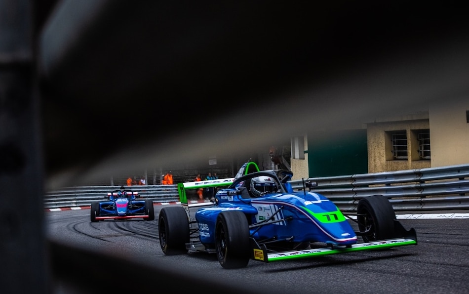 Piloto Valentino Mini suma puntos en la Fórmula 4 en Francia