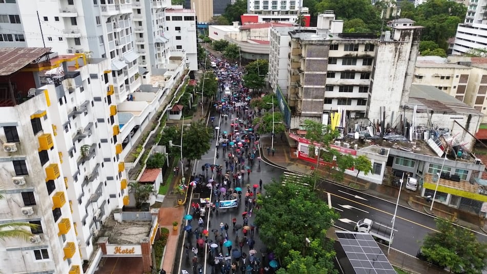 Paro magisterial alcanza 22 días con protestas en la capital y en el interior del país