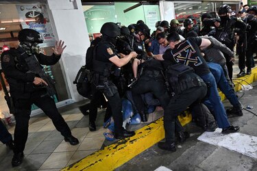 Se rinde en Filipinas el hombre que tomó varios rehenes en un centro comercial