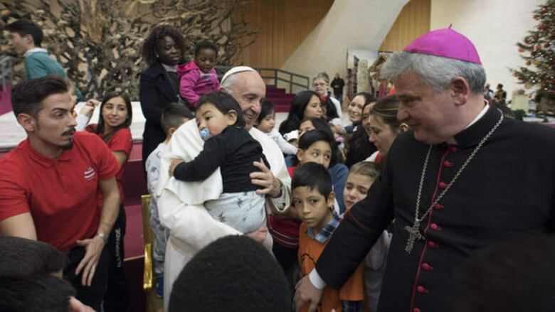 El papa Francisco celebra su cumpleaños con pizza