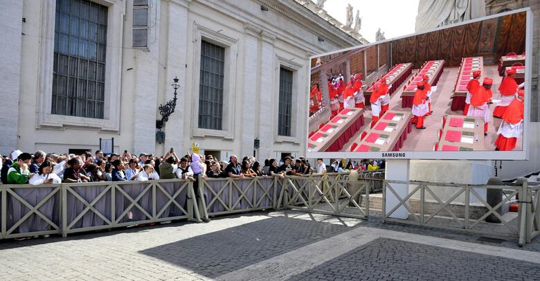 ‘Extra omnes’: Los cardenales se encierran en la Capilla Sixtina para elegir un papa