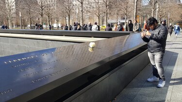 Nueva York conmemora el 30 aniversario del atentado que anticipó el 11-S