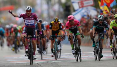 Viviani gana la tercera etapa del Giro de Italia