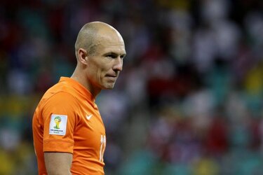 Holandeses enloquecen con la verticalidad de Robben