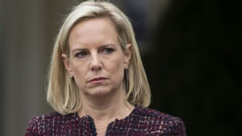 Renuncia la secretaria de Seguridad de Estados Unidos