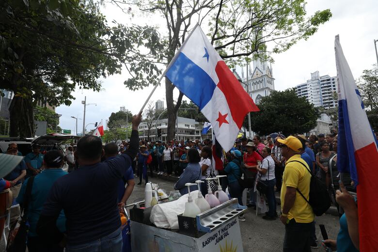 Meduca suspende las clases; paros aumentan la tensión en el país