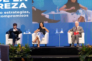 ‘Se armó el debate’: Boric y Uribe confrontan ideas sobre la pobreza en Panamá