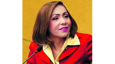 Cuestionan a Yanibel Ábrego por presentar recurso contra Ley de Transparencia