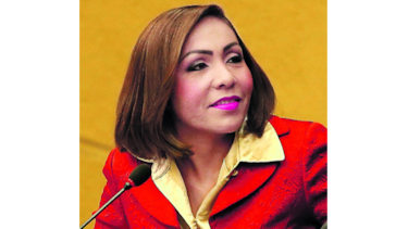 Cuestionan a Yanibel Ábrego por presentar recurso contra Ley de Transparencia