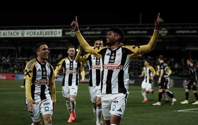 Panamá recupera a Andrés Andrade para el camino mundialista