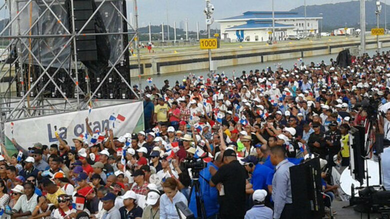 El Cosco Shipping Panamá atraviesa Cocolí y se completa la inauguración del tercer juego de esclusas