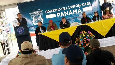 Varela entrega orden de proceder de carretera en comarca Ngäbe Buglé