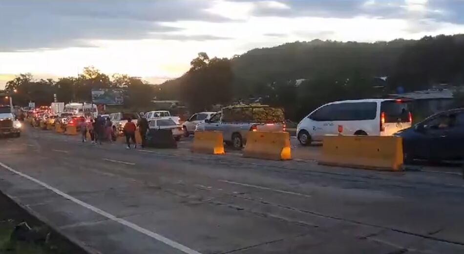 Así está el tráfico en varios puntos del país