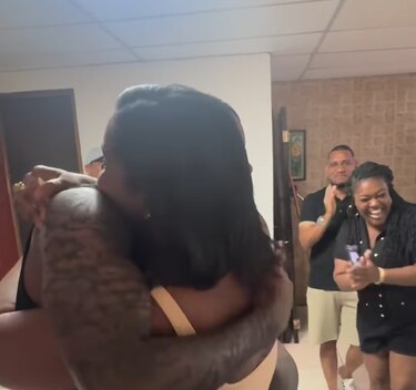 Kadir Barría regresó a Panamá sin avisar y la reacción conmovió a su mamá y abuela