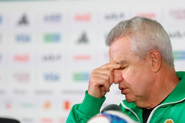 Javier Aguirre estalla por cambio de horario del México-Inglaterra