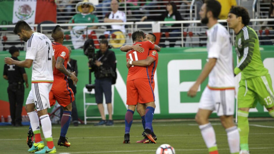 Jugadores de México piden disculpas por goleada ante Chile