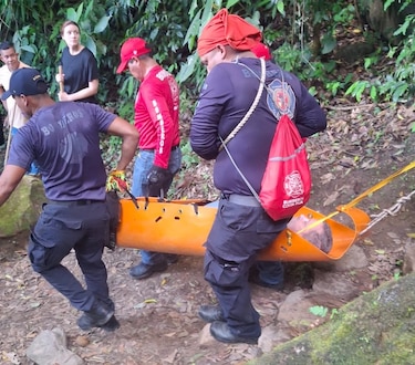Rescatan a canadiense que realizaba senderismo en el cerro La India Dormida, Coclé