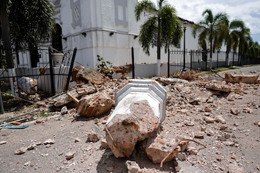 Al menos 600 viviendas y 400 escuelas resultaron afectadas en el país por el terremoto