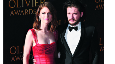 Pareja de ‘Game of Thrones’ anuncia compromiso