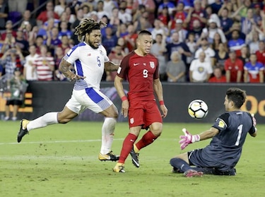 Estados Unidos arrolla a Panamá con contundente 4-0