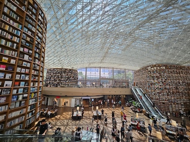 Starfield, la biblioteca de los 70 mil libros en Seúl