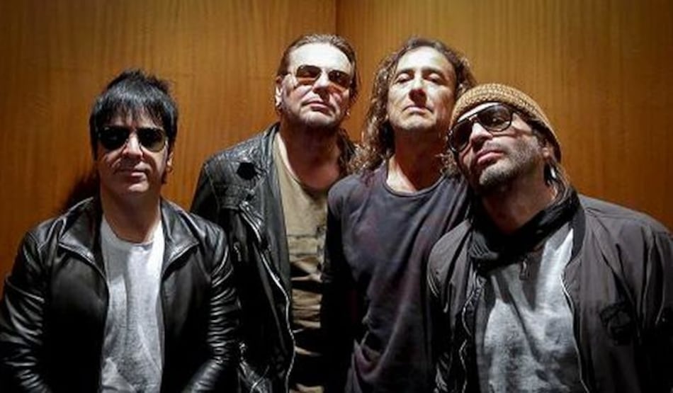 Con línea de ropa, Maná sigue luchando por tortugas marinas