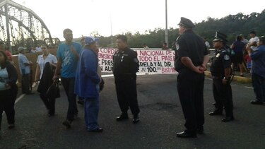 Jubilados protestan para exigir aumento en pensiones