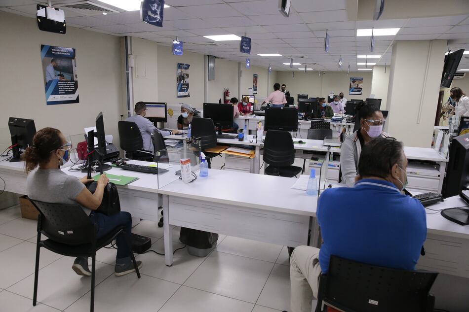 Multas de hasta 500 dólares para los contribuyentes que no actualicen su registro en la DGI