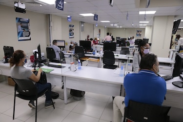 Multas de hasta 500 dólares para los contribuyentes que no actualicen su registro en la DGI