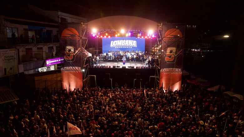 El balance de los cierres de campaña: discursos, música, hoteles y plazas públicas