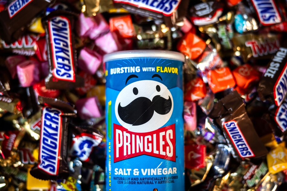 Mars, dueño de M&M’s, comprará Kellanova, propietaria de Pringles, por 35.9 mil millones de dólares