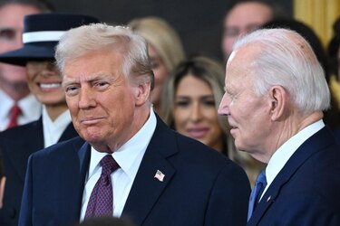 Trump pone fin al acceso de Biden a información clasificada