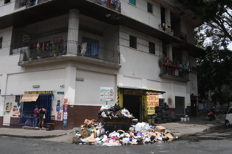 El director de la AAUD alega falta de presupuesto