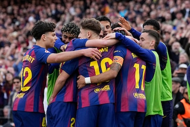 Raphinha lidera goleada del Barça y afianza el liderato