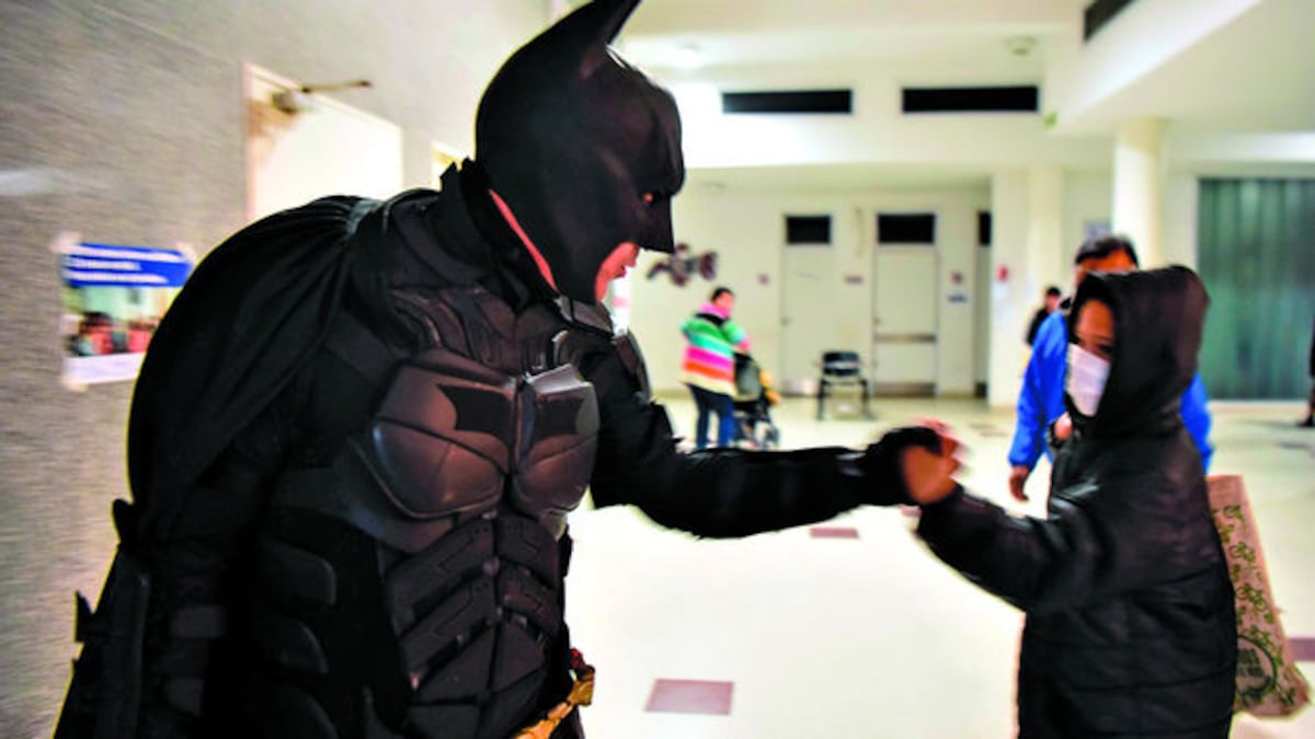 Este Batman tiene el ‘poder’ de cambiar tristeza por risas aunque sea por unos instantes.