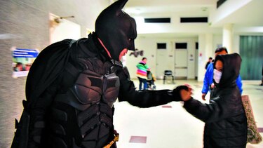 El Batman del hospital de niños