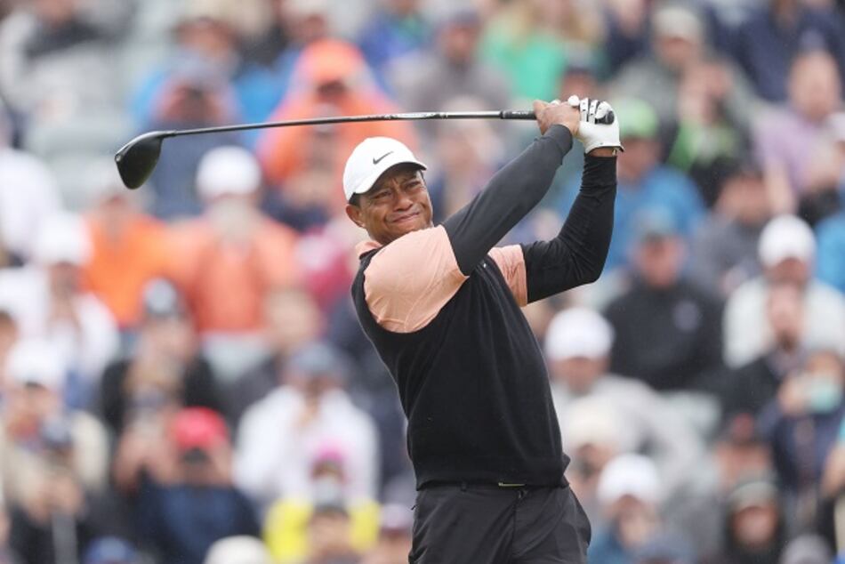 Tiger Wood se desploma en un Campeonato de la PGA pasado por agua