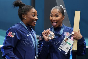 El TAS le quita la medalla de bronce en suelo a Jordan Chiles y se la entrega a la rumana Barbosu