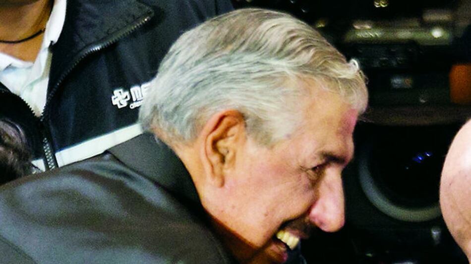 El Prof. Jirafales presenta su libro de memorias