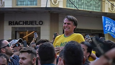 Apuñalan a Jair Bolsonaro, candidato presidencial de Brasil