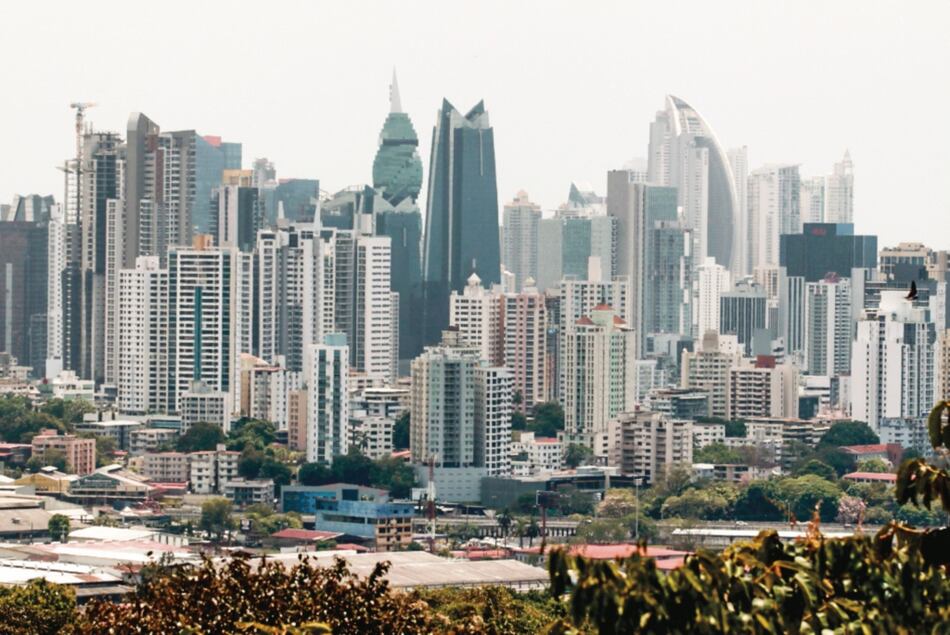 La carrera de la rata y los impuestos del extranjero en Panamá